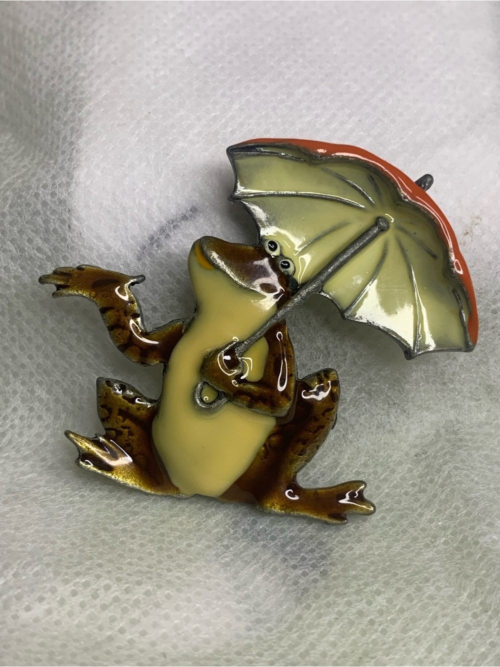 Yellow and Brown Frog with Umbrella Reptile Pin - Unbranded